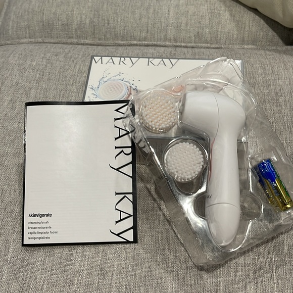 Mary Kay Skinvigorate - Cleansing Brush - Picture 2 of 3